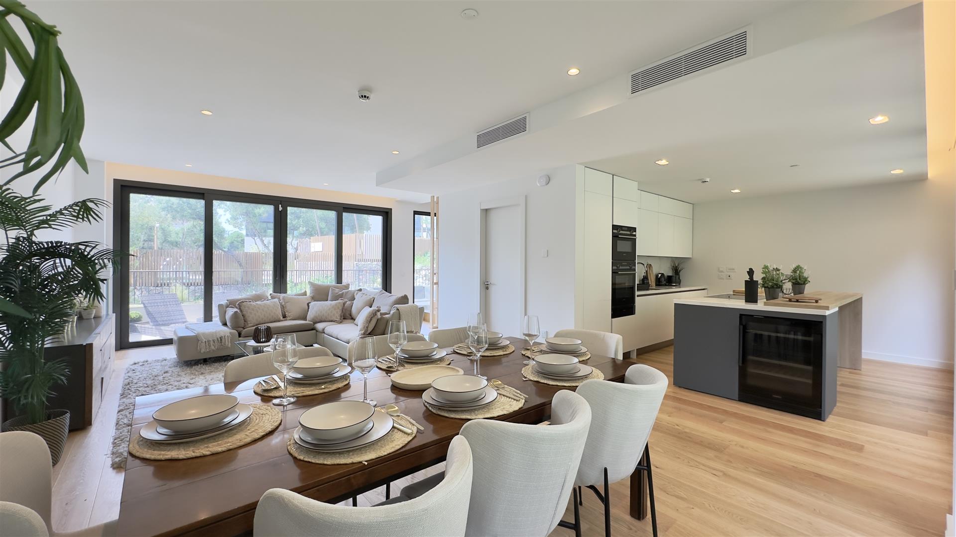 Image of House - 4 Bedrooms - 4 Bathrooms for Rental in North Gorge-Gibraltar, Image 11